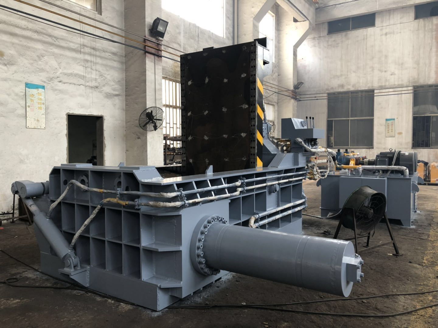 Steel Scrap Metal Baler Machine Customized Design Push Out Bale Discharge Ways