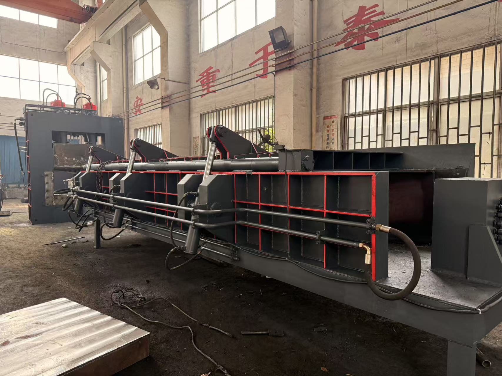 Heavy Duty Hydraulic Gantry Shear 800 Ton With 8000 Mm Feeding Length And 25 MPa Pressure For Scrap Steel Processing