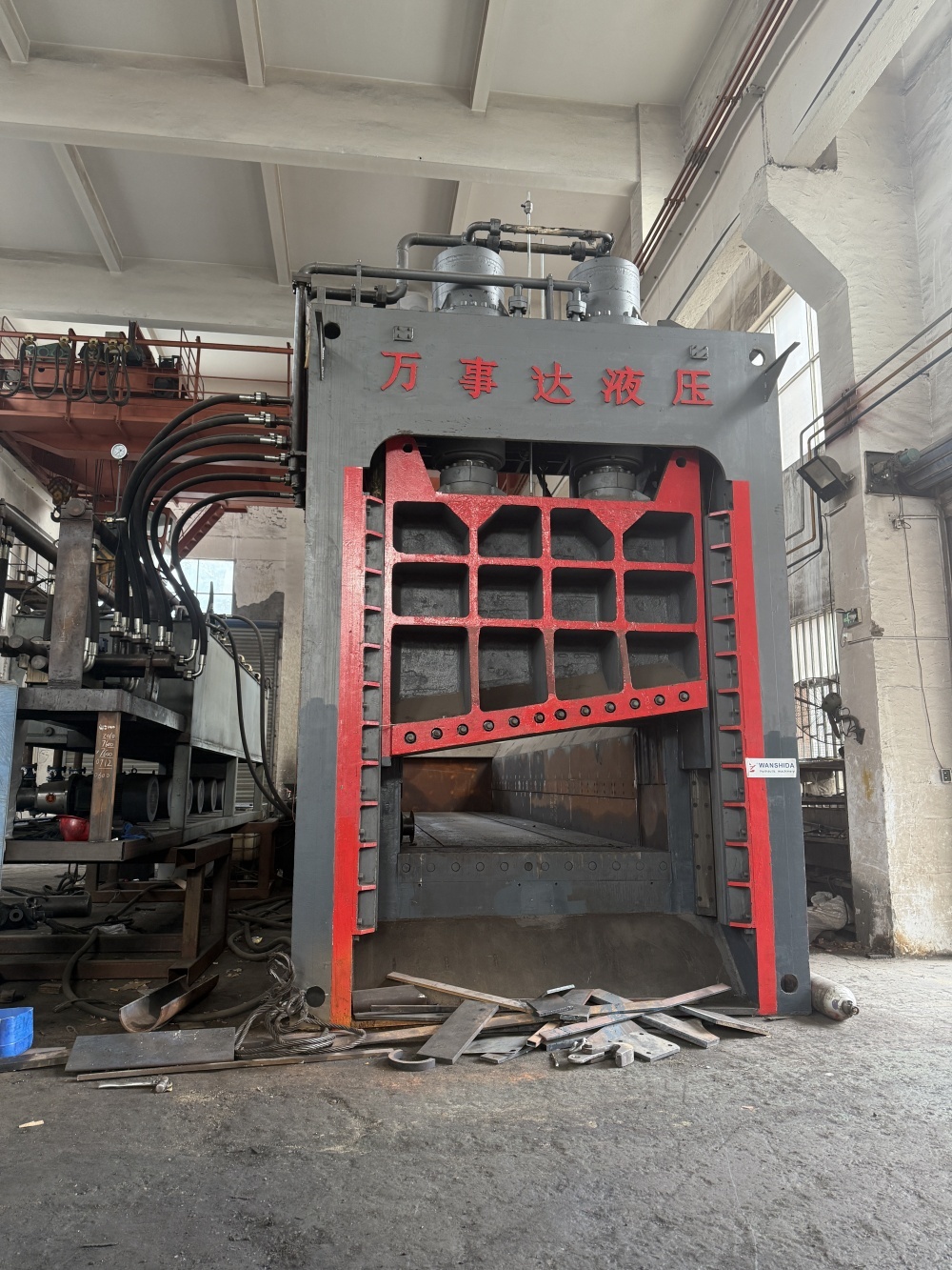 Q43L-8000 Hydraulic Gantry Shear 8000kN Cutting Force With 2000mm Blade For Heavy Steel Scrap Recycling